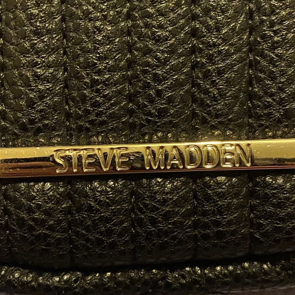 Steve Madden - Picture 2 of 3